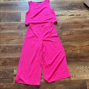 Vibrant Pink Sleeveless Top and Wide-Leg Pants Set. 

#serotonin #hotpink